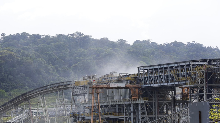 Empresarios de Panamá piden al Gobierno y a una minera "reconducir" sus negociaciones