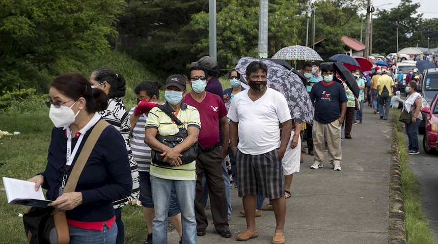 Nicaragua continúa con la vacunación en medio de repunte de casos de covid-19