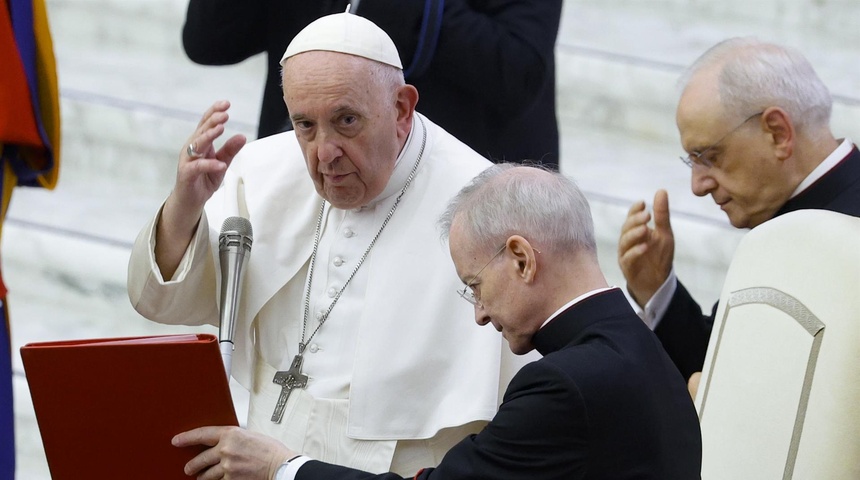 Papa Francisco alerta de que aún existe riesgo de guerra nuclear