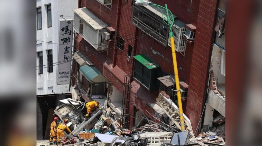 Cerca de un millar de personas atrapadas en la montaña tras el fuerte terremoto de Taiwán