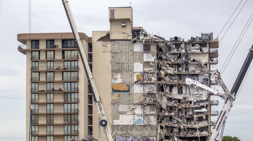 Más demandados por el derrumbe de un edificio en Miami-Dade en 2021