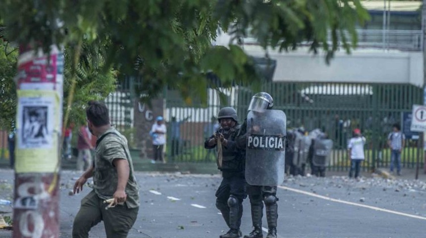 "Libro Blanco" recoge expulsión y represión estatal contra universitarios en Nicaragua