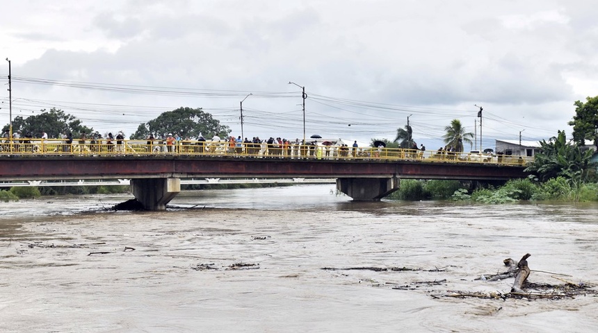 Extienden las alertas roja y amarilla en todo Honduras por las lluvias de Julia