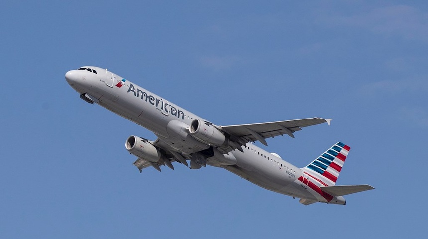 Un avión de American Airlines retorna a Miami debido a un pasajero sin mascarilla