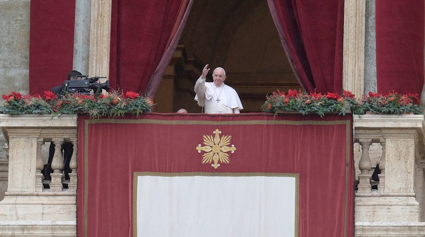 Papa Francisco lamenta en mensaje de Navidad que las tragedias "se pasen por alto"