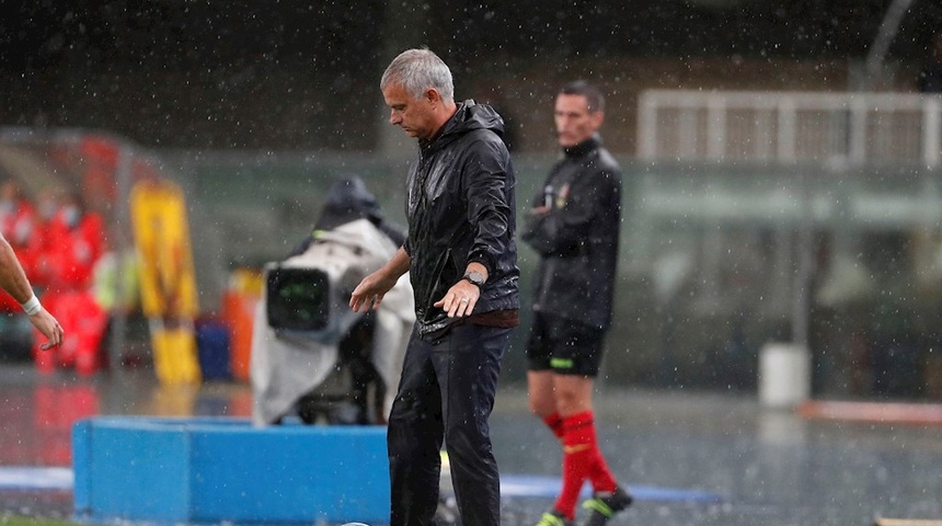 Verona inflige la primera derrota a Mourinho