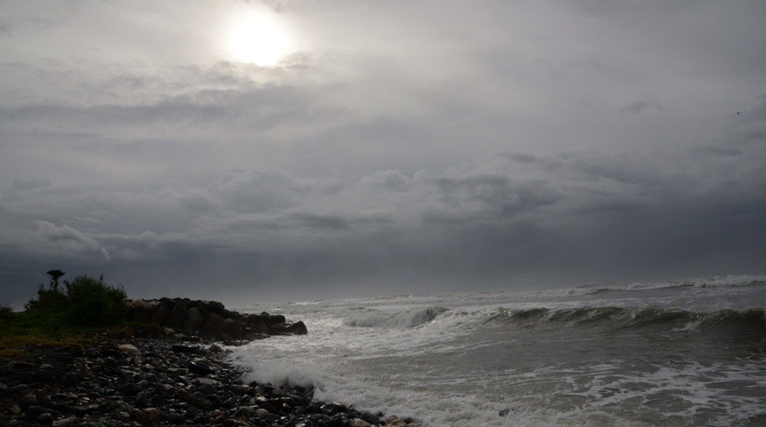 Una posible tormenta tropical tiene en alerta a Jamaica y Gran Caimán