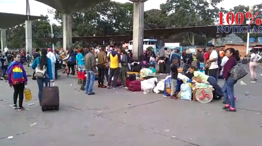 Caos en el terminal de pasajeros en San Cristóbal