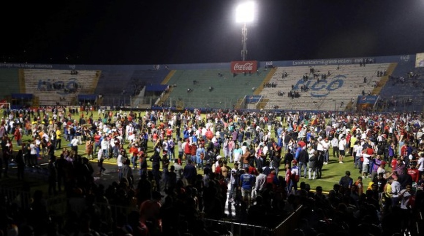 Cuatro muertos deja tragedia en estadio de Honduras