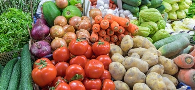 productos perecederos tomates cebollas zanahorias mercados