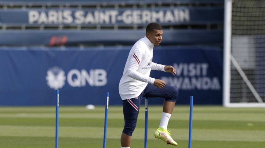 Mbappé sigue apartado y se entrena con los descartados