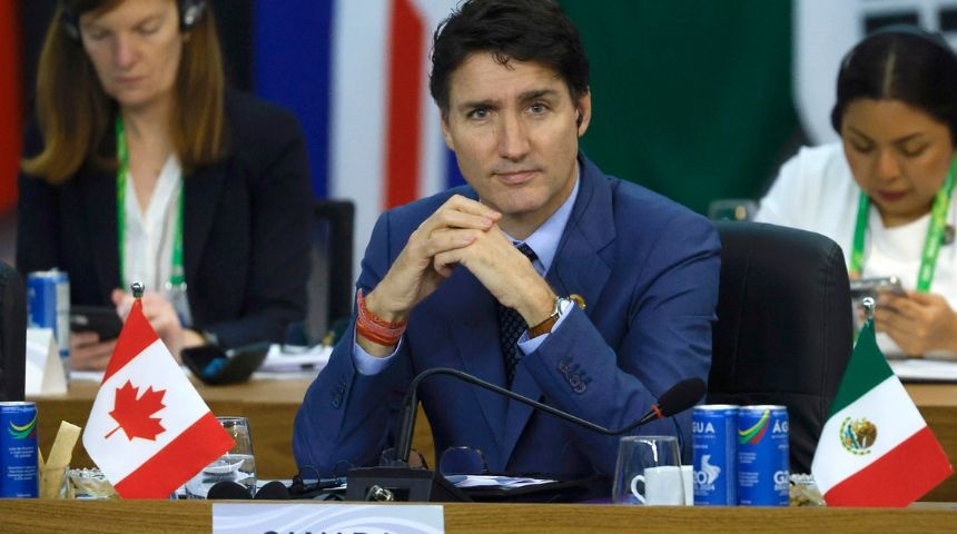 justin trudeau primer ministro canada saco azul