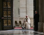 papa francisco abre puerta santa