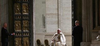 papa francisco abre puerta santa