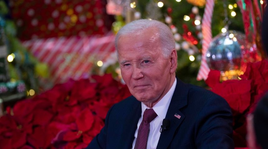 joe biden arbol navidad