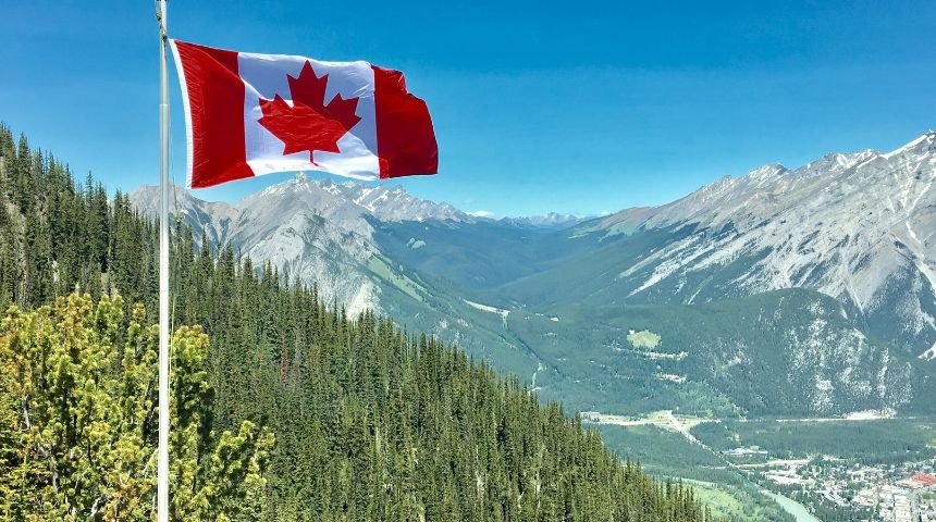 bandera canada montanas nieve