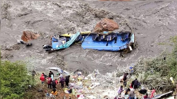 caida bus rio peru muertos heridos