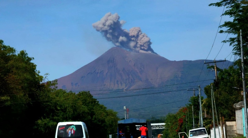 volcan telica nicaragua