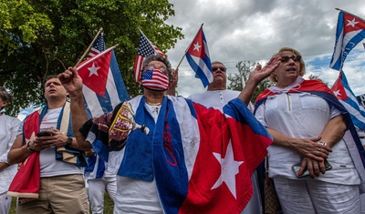 migrantes cubanos protestan en eeuu