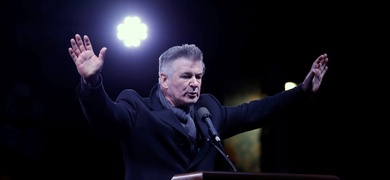 alec baldwin protesta contra trump