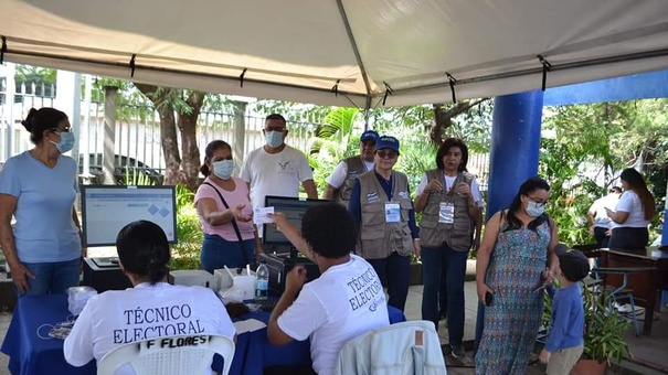 cnu acompanantes elecciones