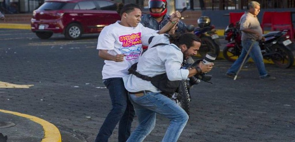 agresion policias periodistas nicaragua