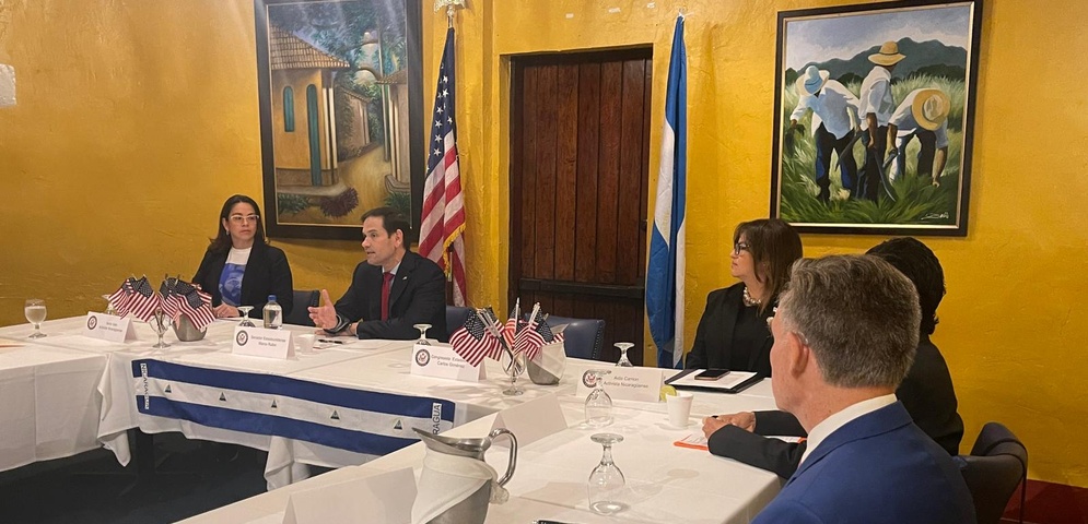 Marco Rubio se reune con diáspora nicaragüense