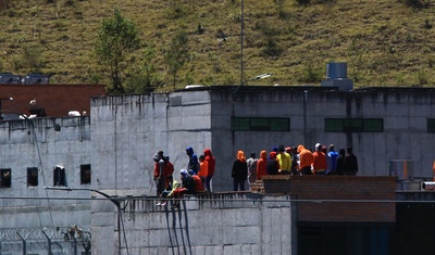 presos toman carcel turi ecuador