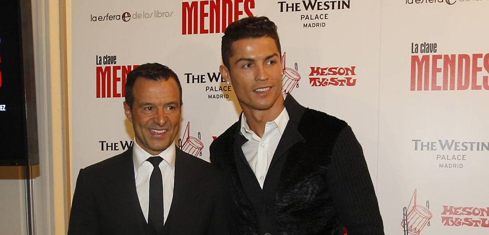 Mendes (izq.) y Cristiano Ronaldo. /AS