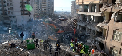 rescate de personas por terremoto turquia