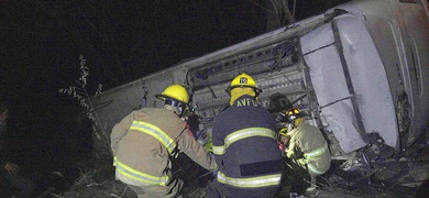 rescate accidente autobus cae barranco mexico