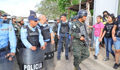 policia militar decomisa armas cárceles honduras