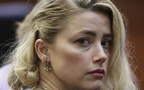 Amber Heard esperando la sentencia del su juicio con Johnny Depp.