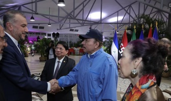 Reunión entre Daniel Ortega, derecha, con el canciller de Irán Hossein Amir-Abdollahian en Managua, Nicaragua.