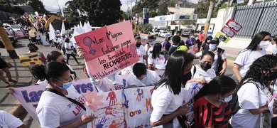 mujeres marchan contra feminicidios honduras