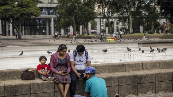 retos presidente guatemala migracion  pobreza