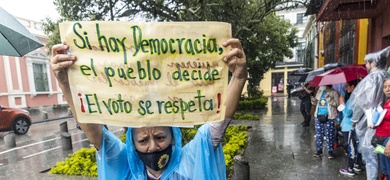 guatemaltecos protestan suspension resultados elecciones