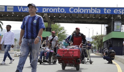 migrantes cruzan frontera colombia venezuela