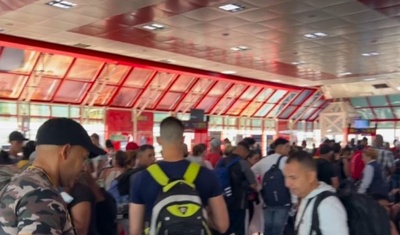 cubanos en el aeropuerto josé martí