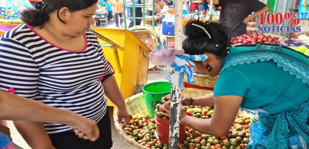 comerciantes frutas almibar mercado oriental