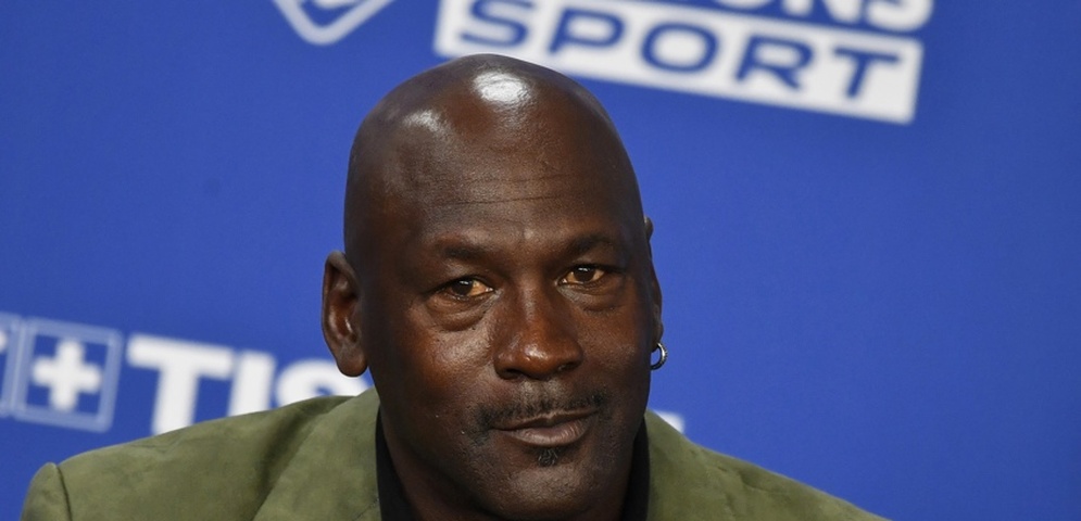 michael jordan vende acciones