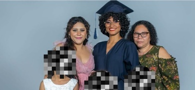 Adela Espinoza Tercero junto a su familia.