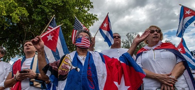 migrantes cubanos protestan en eeuu