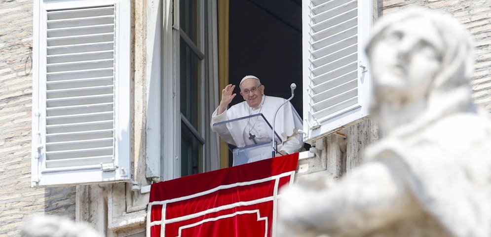 papa francisco recupera tras operacion hernia