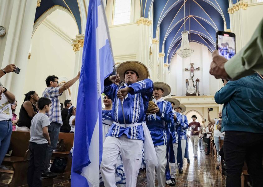 Opositores nicaragüenses rememoran en Costa Rica aniversario de la rebelión contra Ortega