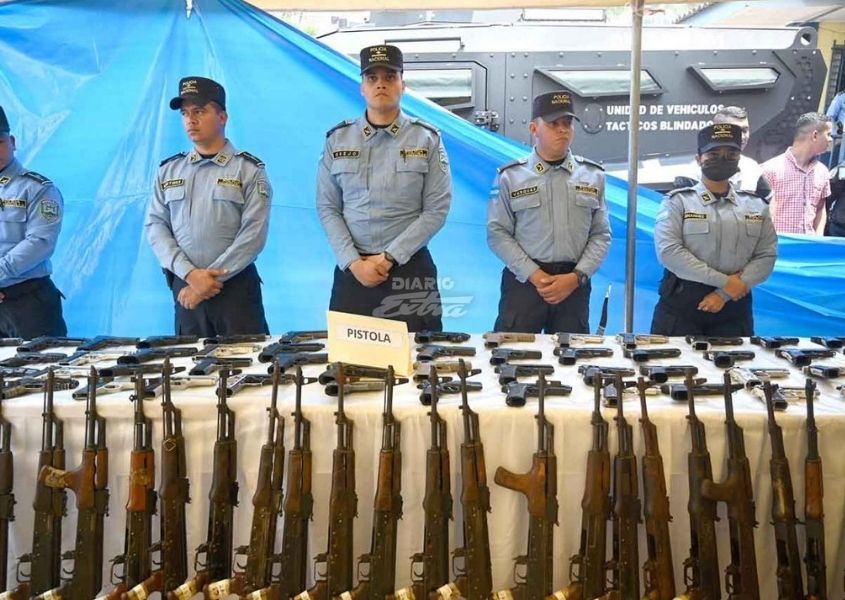 Honduras decomisa 12,000 armas, muchas de ellas procedentes de Nicaragua y El Salvador