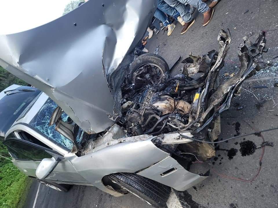 Aparatoso accidente de tránsito en la cuesta El Coyol deja un vehículo destruido