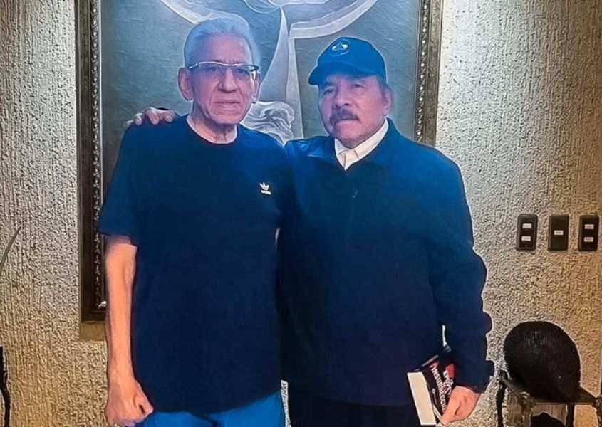 Daniel Ortega asistió a la vela de su hermano y prisionero Humberto