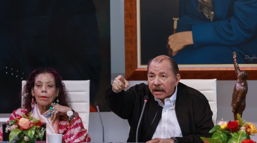 Ortega y Murillo amenazan con la "extinción" del SICA por rechazo de sus candidatos