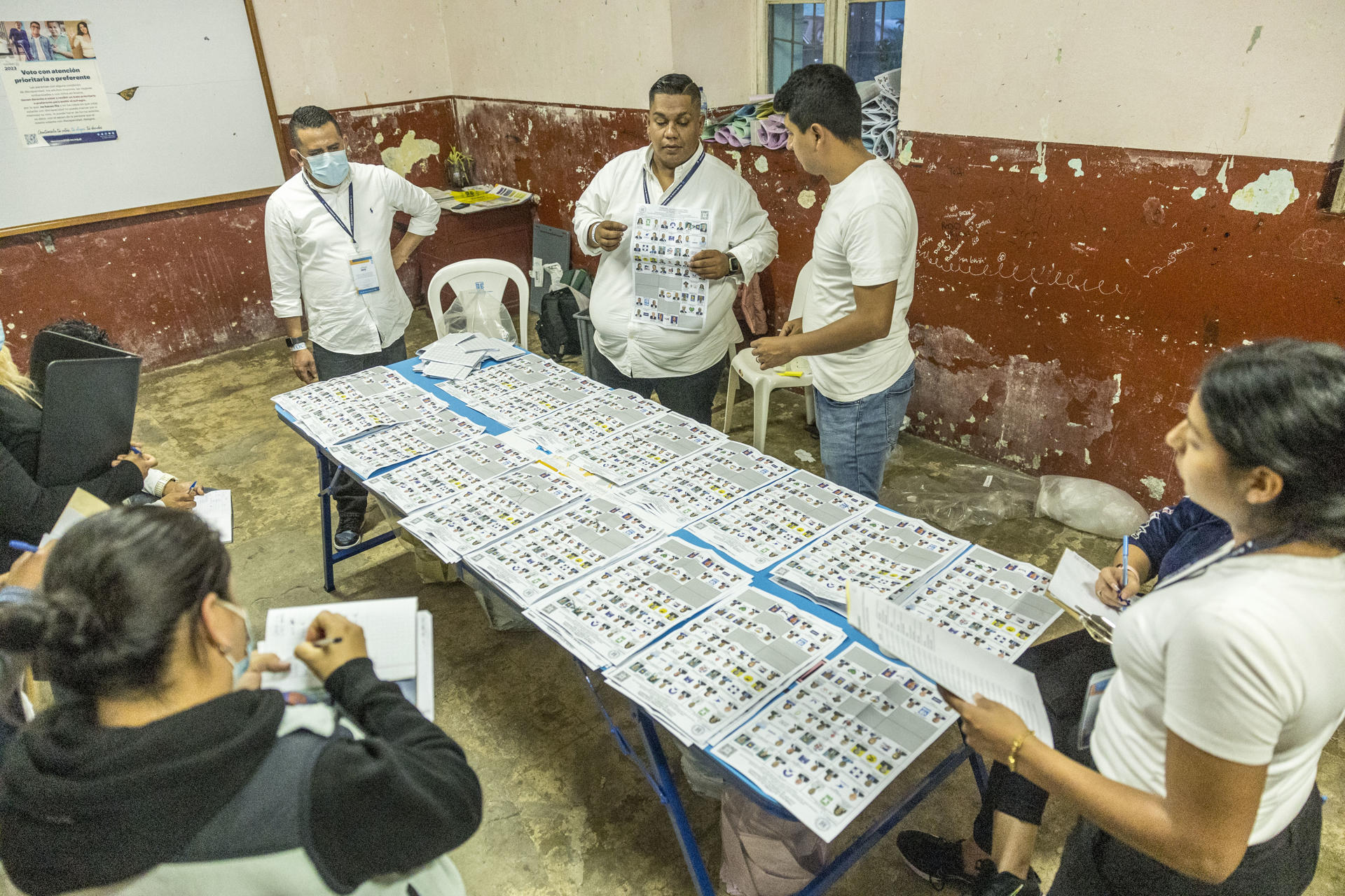 El voto nulo fue la principal opción por el "descontento" del